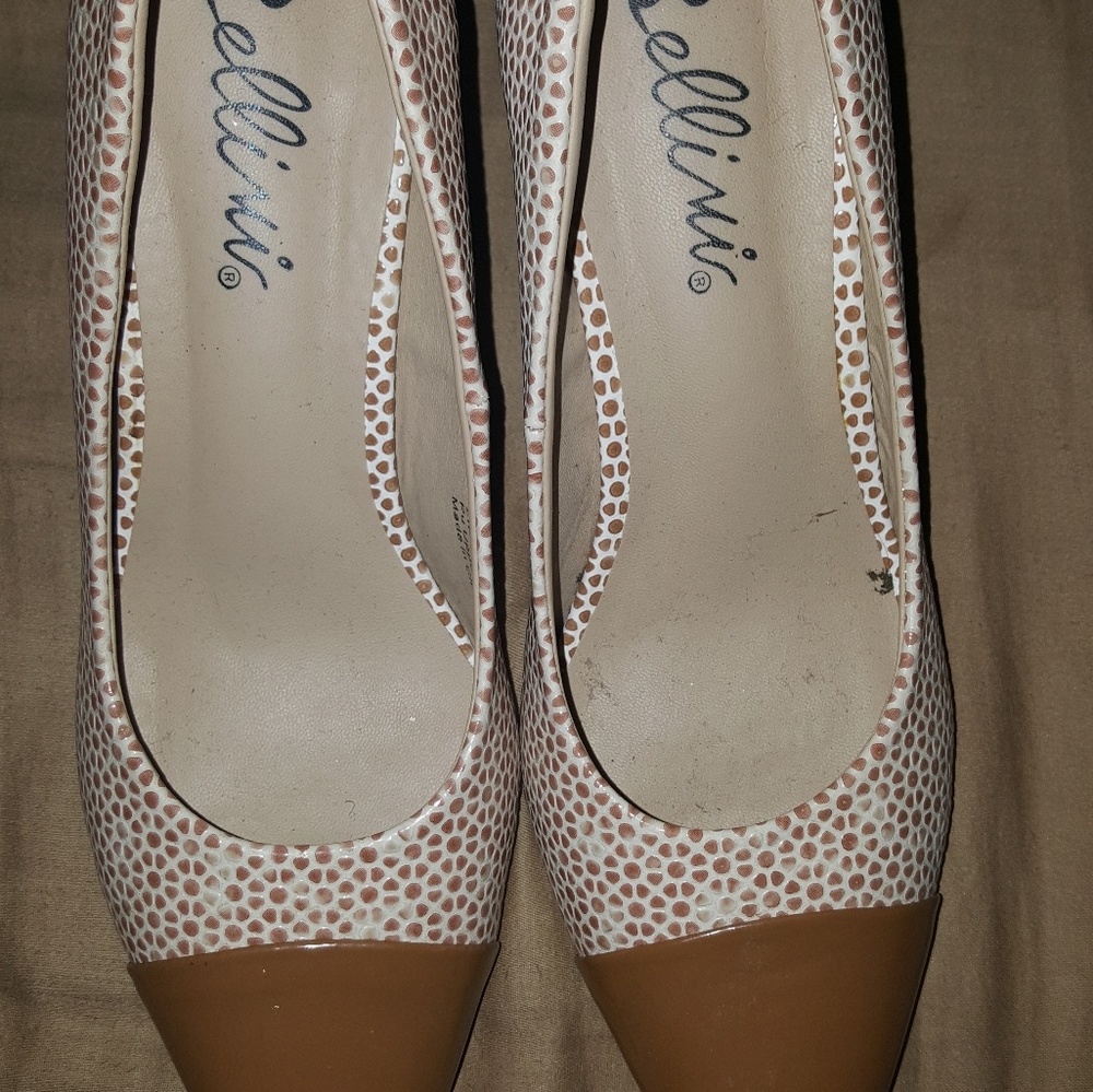 Tan pumps - Picture 2 of 3